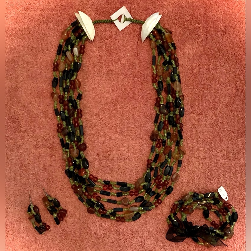 Vintage Boutique Genuine Polished Stones Necklace Bracelet & Matching Earrings
